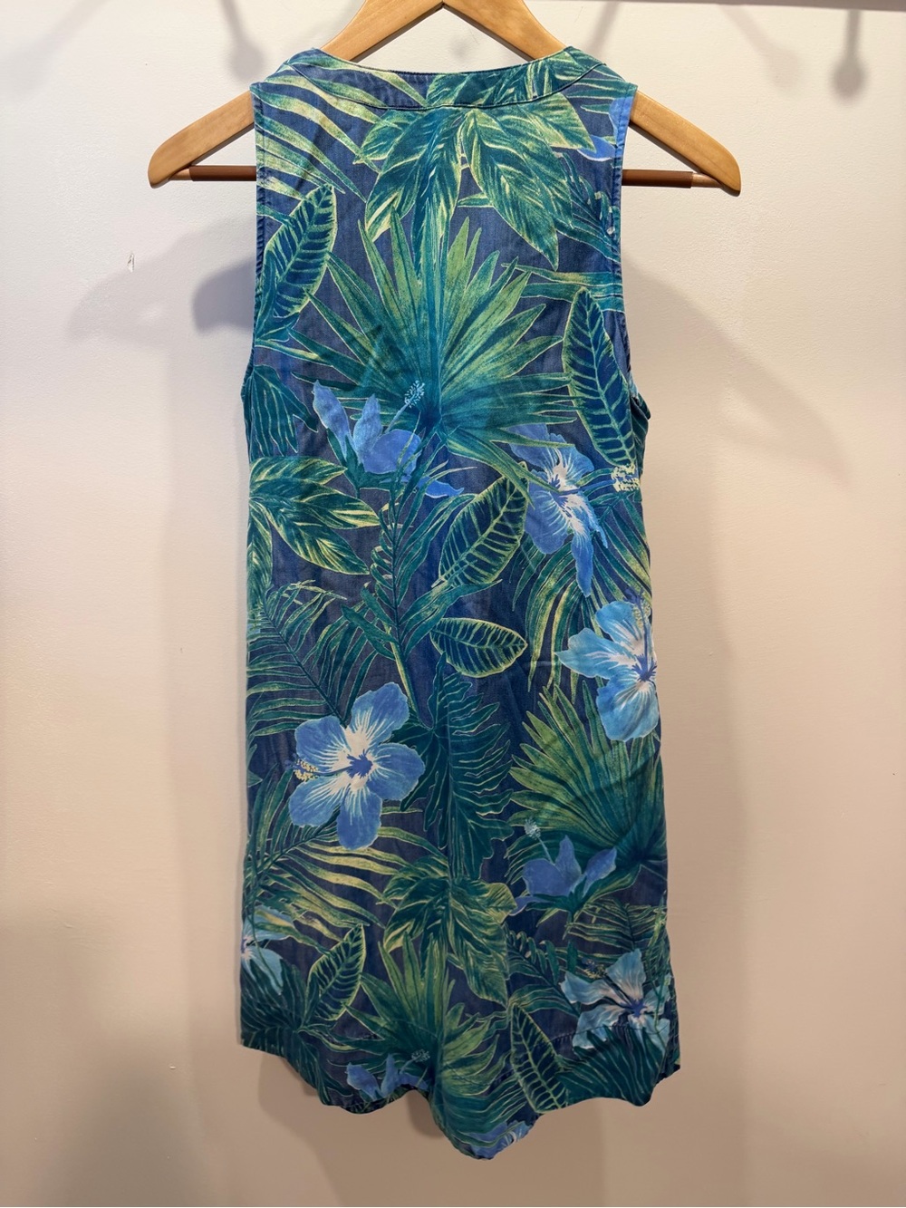 TOMMY BAHAMA Tropical Hibiscus Palm Leaf V-Neck Tencel Shift Dress, XS - Picture 3 of 6